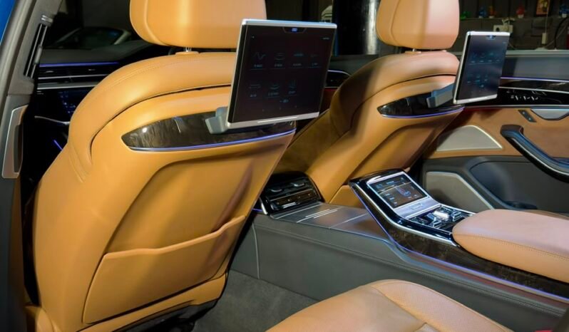 
								2020 Audi A8L 55 TFSI Technology full									