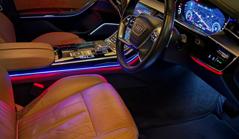 
								2020 Audi A8L 55 TFSI Technology full									