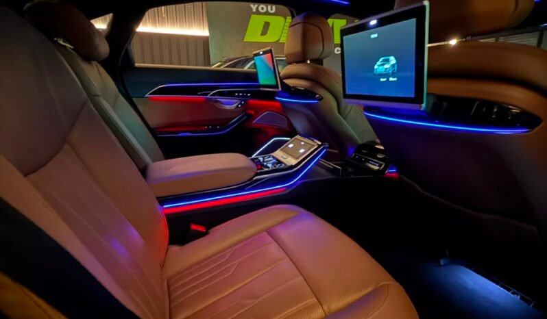 
								2020 Audi A8L 55 TFSI Technology full									