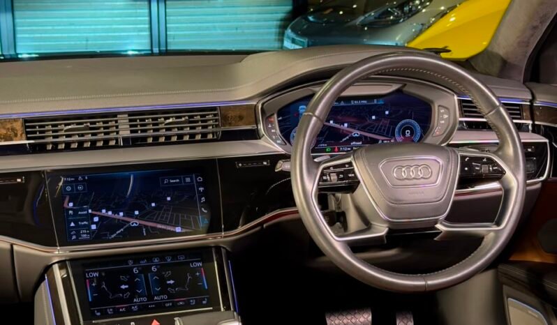 
								2020 Audi A8L 55 TFSI Technology full									