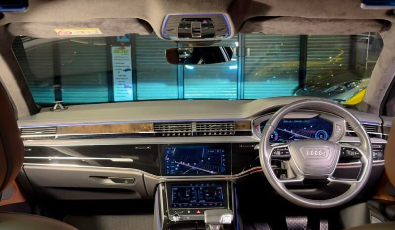 
								2020 Audi A8L 55 TFSI Technology full									