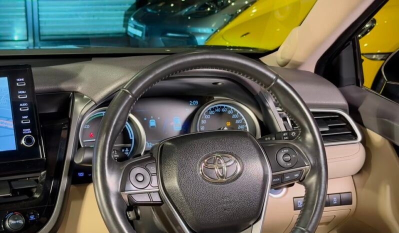 
								2023 Toyota Camry Hybrid full									