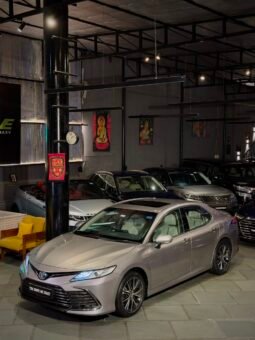 
										2023 Toyota Camry Hybrid full									
