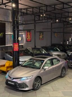 
										2023 Toyota Camry Hybrid full									