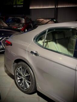 
										2023 Toyota Camry Hybrid full									