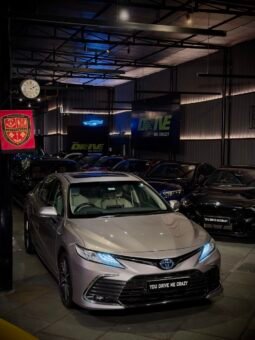 
										2023 Toyota Camry Hybrid full									