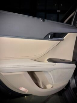 
										2023 Toyota Camry Hybrid full									