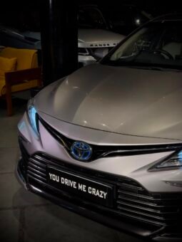
										2023 Toyota Camry Hybrid full									