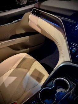 
										2023 Toyota Camry Hybrid full									