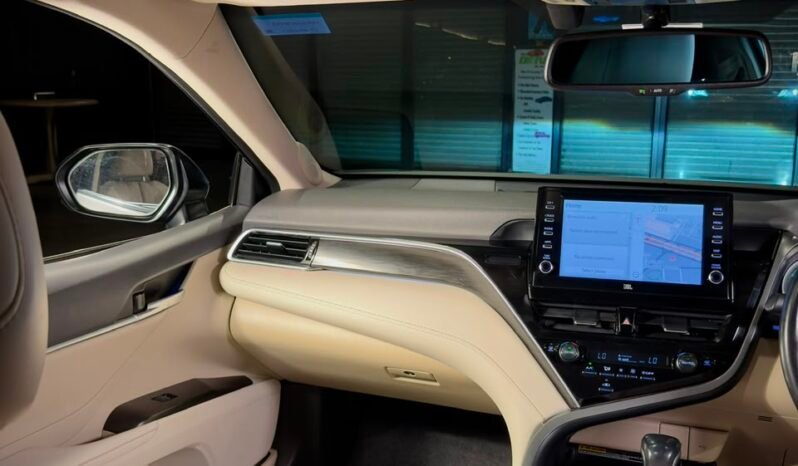 
								2023 Toyota Camry Hybrid full									