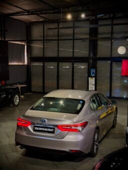 
										2023 Toyota Camry Hybrid full									