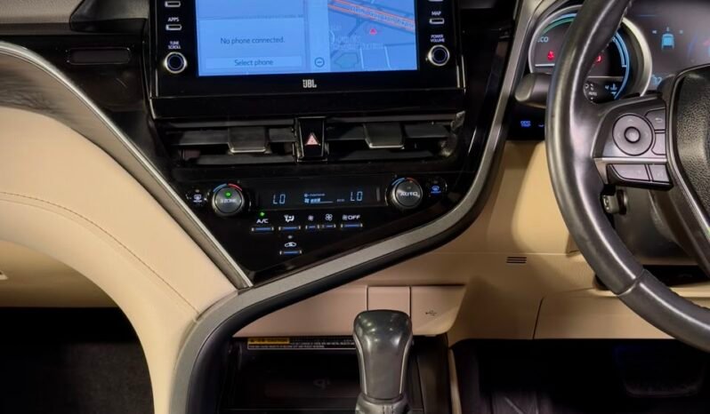 
								2023 Toyota Camry Hybrid full									