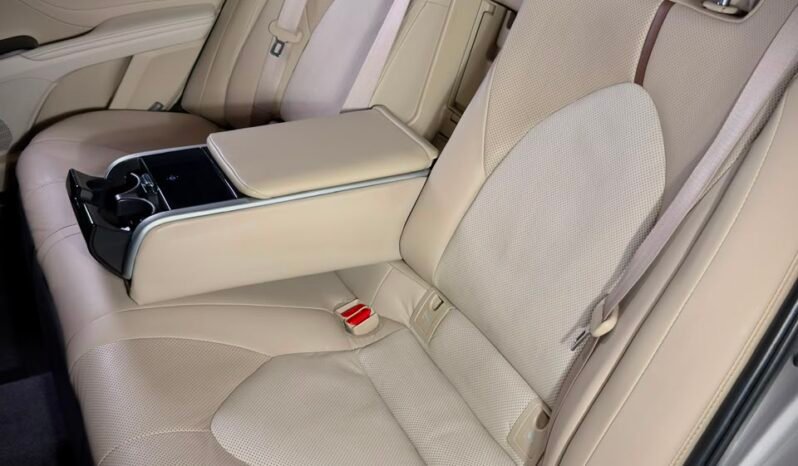 
								2023 Toyota Camry Hybrid full									