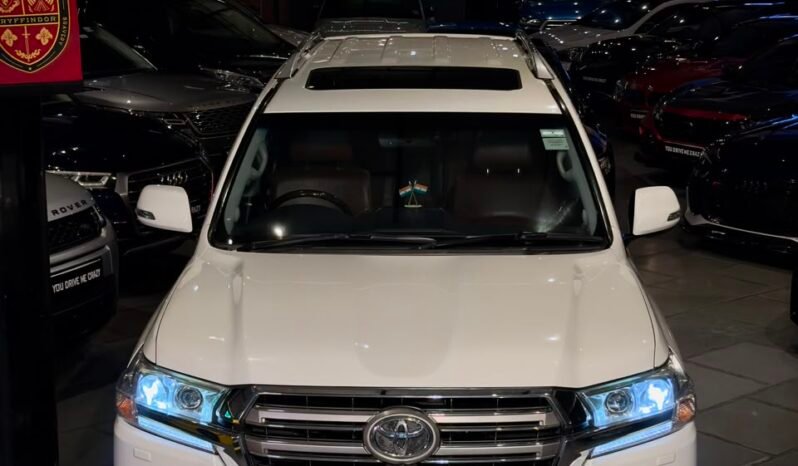 
								2017 Toyota Land Cruiser LC200 VX V8 full									