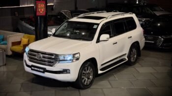 2017 Toyota Land Cruiser LC200 VX V8