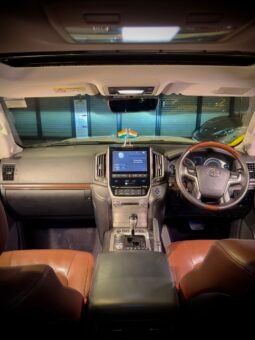 2017 Toyota Land Cruiser LC200 VX V8