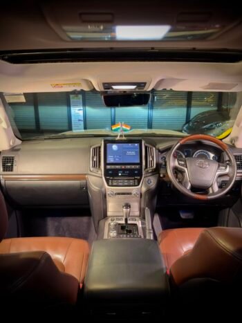 2017 Toyota Land Cruiser LC200 VX V8