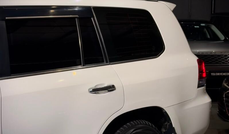 
								2017 Toyota Land Cruiser LC200 VX V8 full									