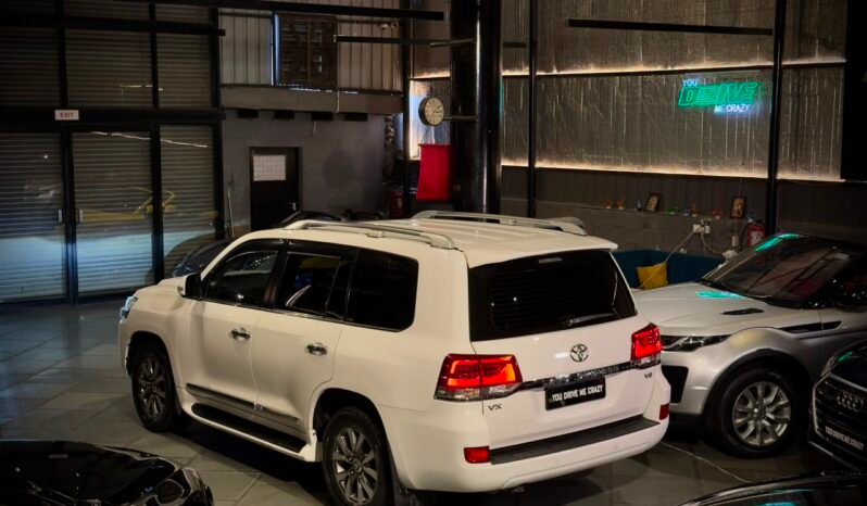 
								2017 Toyota Land Cruiser LC200 VX V8 full									