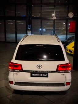 
										2017 Toyota Land Cruiser LC200 VX V8 full									