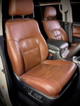 
										2017 Toyota Land Cruiser LC200 VX V8 full									