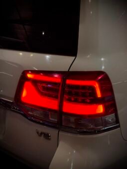 
										2017 Toyota Land Cruiser LC200 VX V8 full									