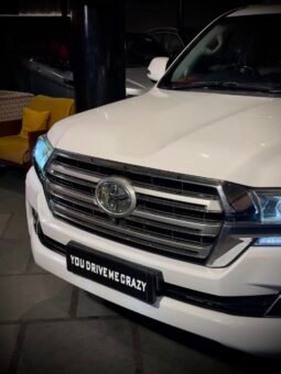 
										2017 Toyota Land Cruiser LC200 VX V8 full									
