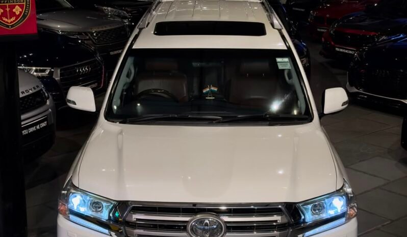 
								2017 Toyota Land Cruiser LC200 VX V8 full									