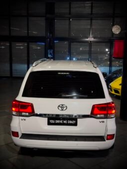 
										2017 Toyota Land Cruiser LC200 VX V8 full									