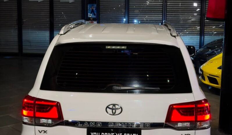 
								2017 Toyota Land Cruiser LC200 VX V8 full									