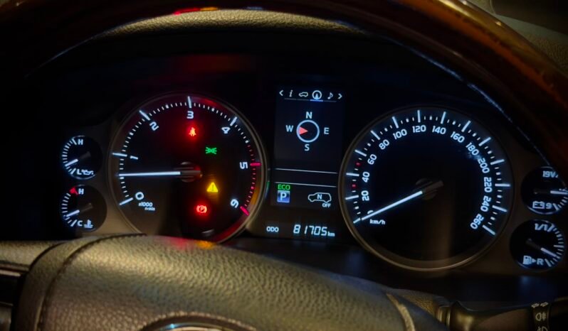 
								2017 Toyota Land Cruiser LC200 VX V8 full									
