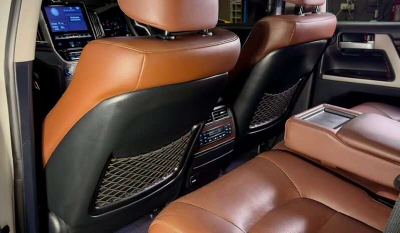 
								2017 Toyota Land Cruiser LC200 VX V8 full									