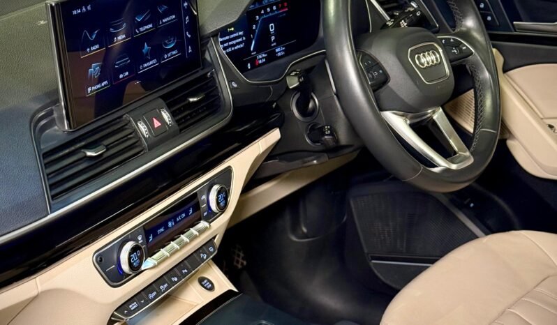 
								2024 Audi Q5 45 TFSI Quattro Technology full									