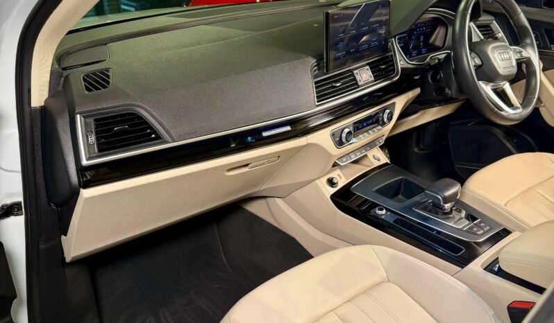 
								2024 Audi Q5 45 TFSI Quattro Technology full									
