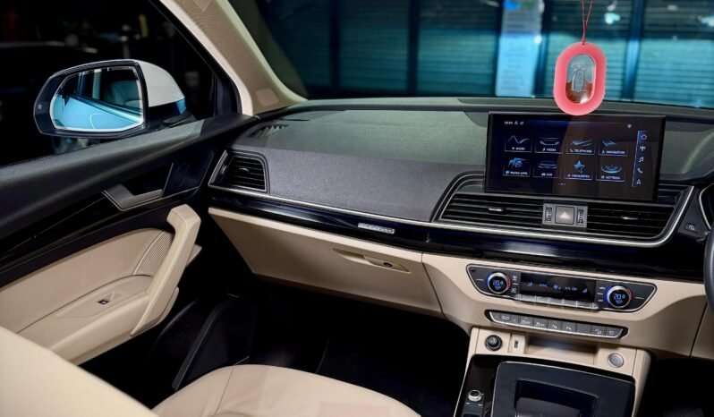 
								2024 Audi Q5 45 TFSI Quattro Technology full									