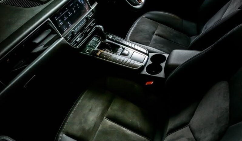 
								2020 Porsche Macan S full									