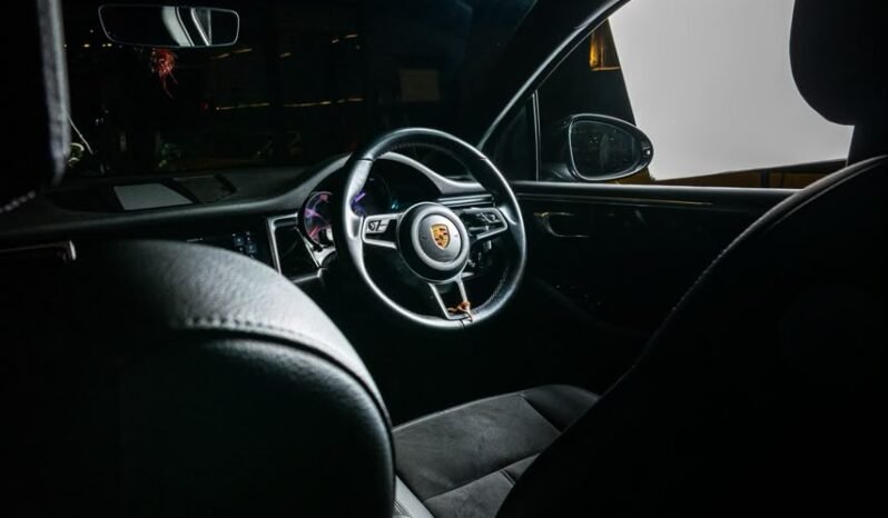 
								2020 Porsche Macan S full									