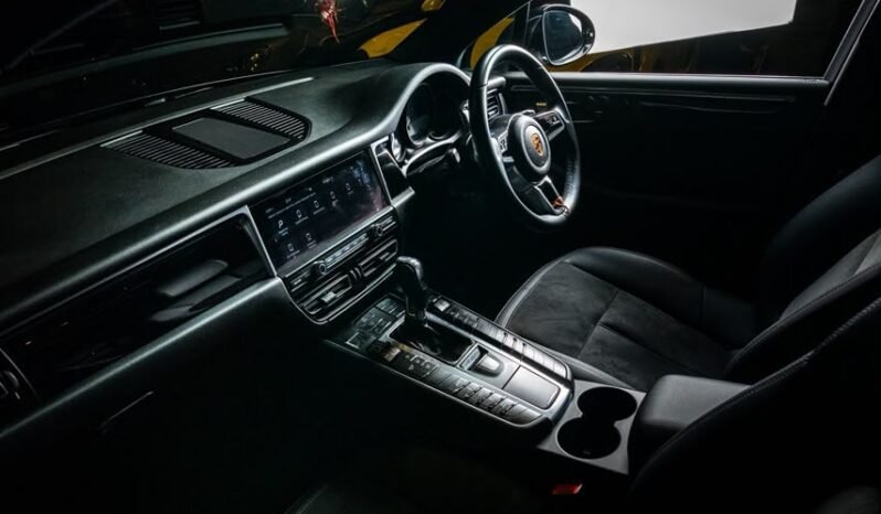 
								2020 Porsche Macan S full									