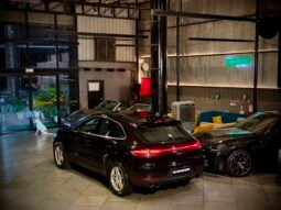 
										2020 Porsche Macan S full									