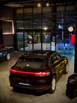 
										2020 Porsche Macan S full									