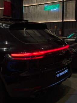
										2020 Porsche Macan S full									