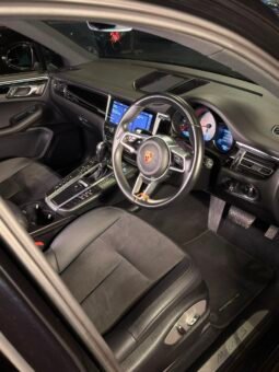 
										2020 Porsche Macan S full									