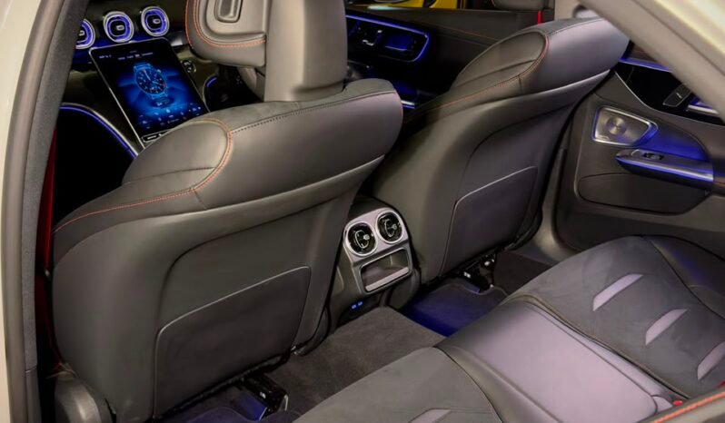 
								2025 Mercedes-AMG C43 4MATIC+ (CBU) full									
