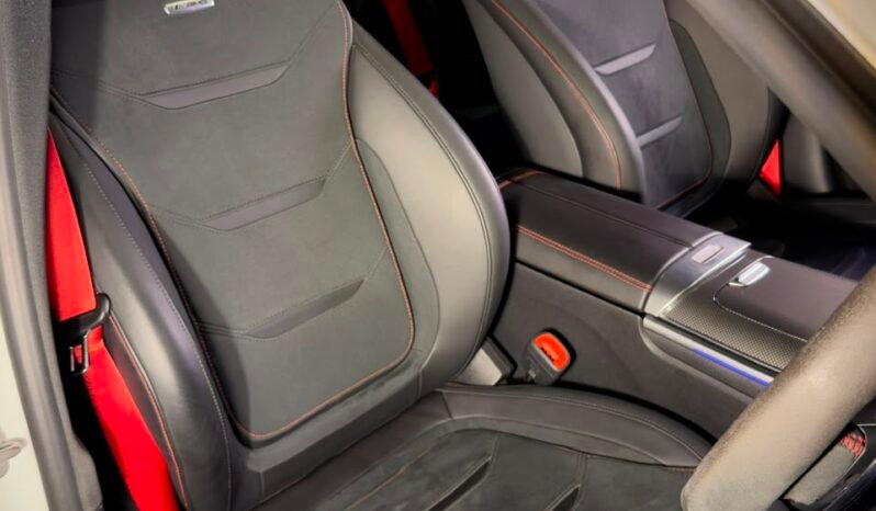 
								2025 Mercedes-AMG C43 4MATIC+ (CBU) full									