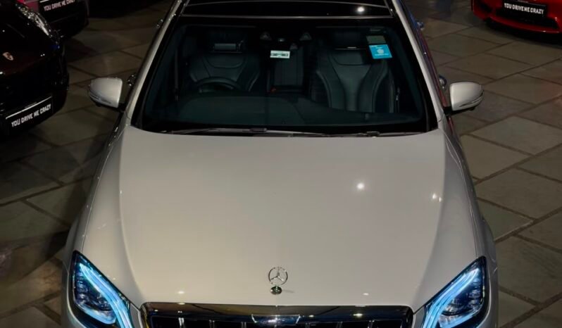 
								Mercedes-Benz S400 Petrol full									