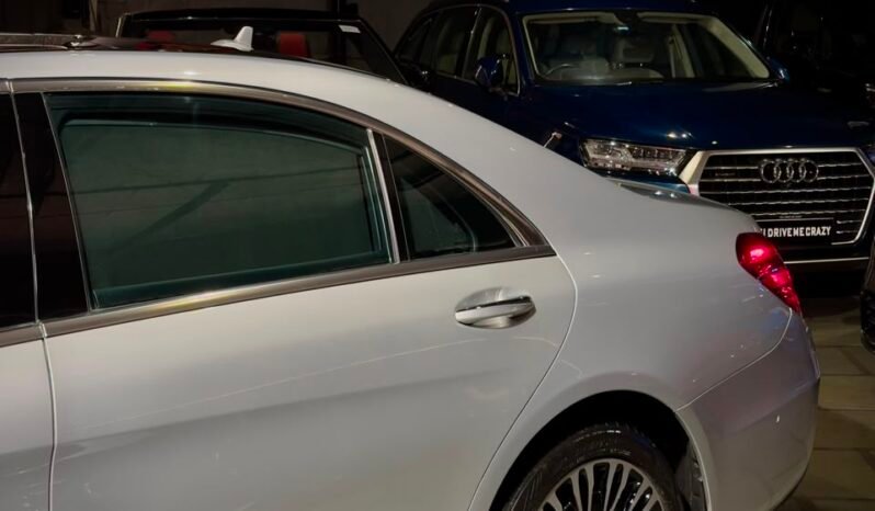 
								Mercedes-Benz S400 Petrol full									