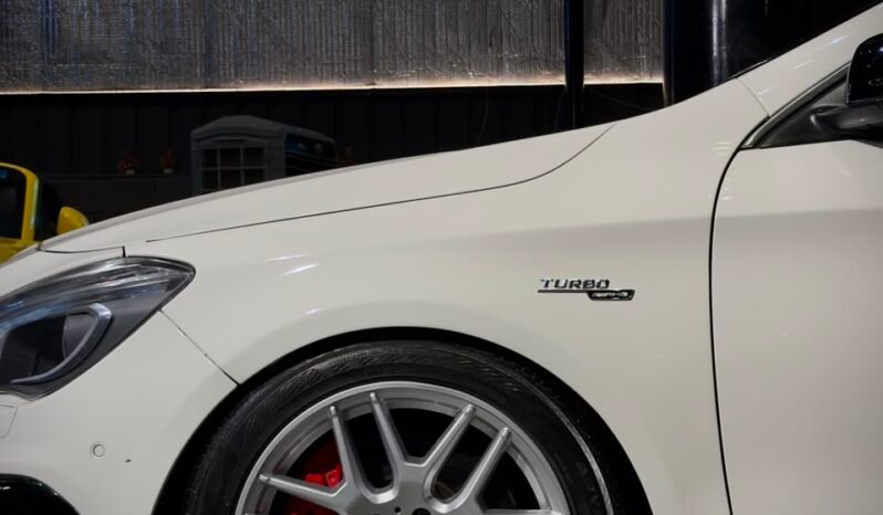 
								Mercedes-Benz CLA 45 AMG 4MATIC full									