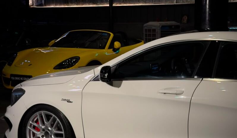 
								Mercedes-Benz CLA 45 AMG 4MATIC full									