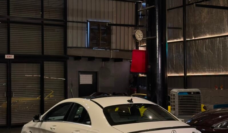 
								Mercedes-Benz CLA 45 AMG 4MATIC full									