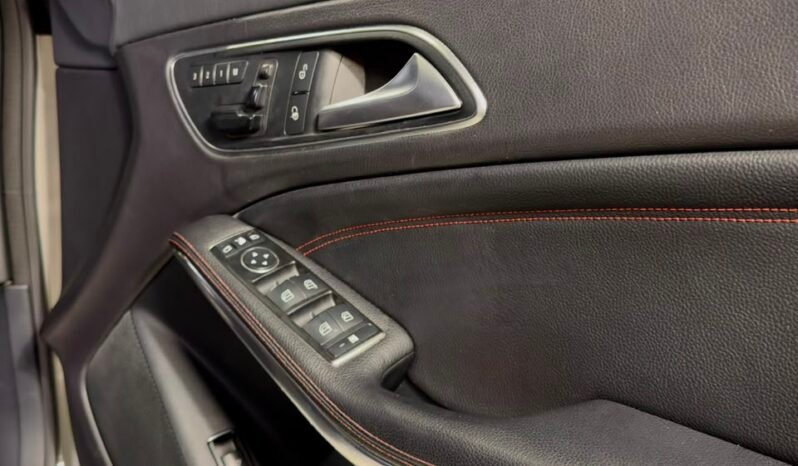 
								Mercedes-Benz CLA 45 AMG 4MATIC full									